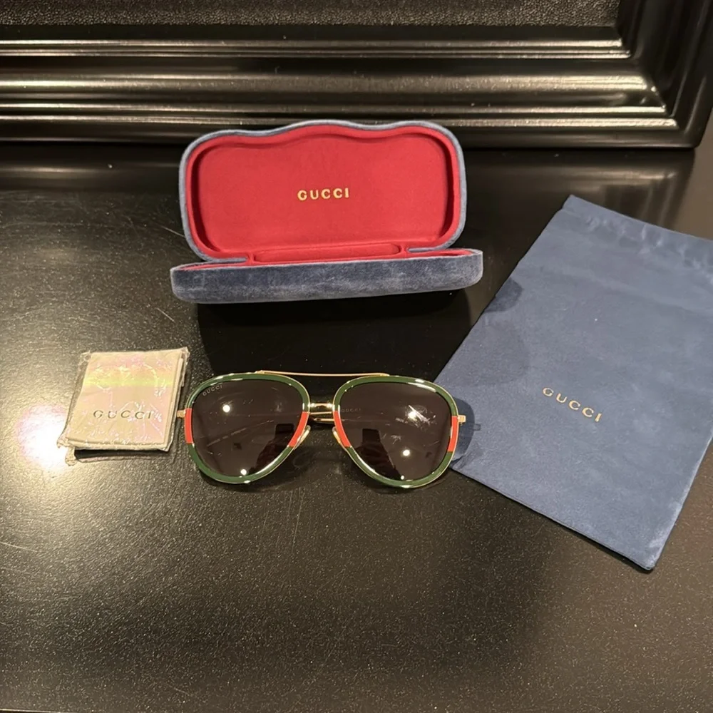 Gucci Sunglasses with Green and Gold Accents. WORN 2X - Picture 9 of 12
